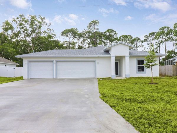 2118 SW Alloway Avenue, Port St. Lucie, FL 34953