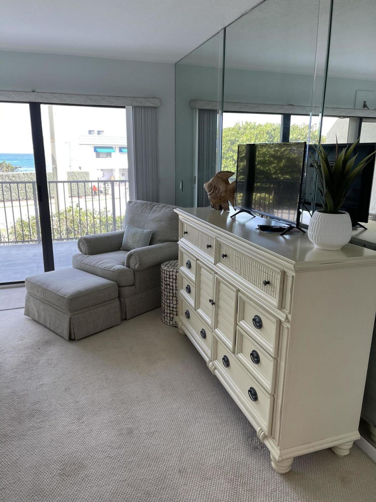 1055 Ocean Drive, Unit 202, Juno Beach, FL 33408 Photo