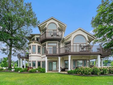 265 Lakeshore Drive, Battle Creek, MI 49015