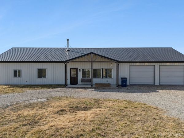 1327 W Davis , Nowata, OK 74048