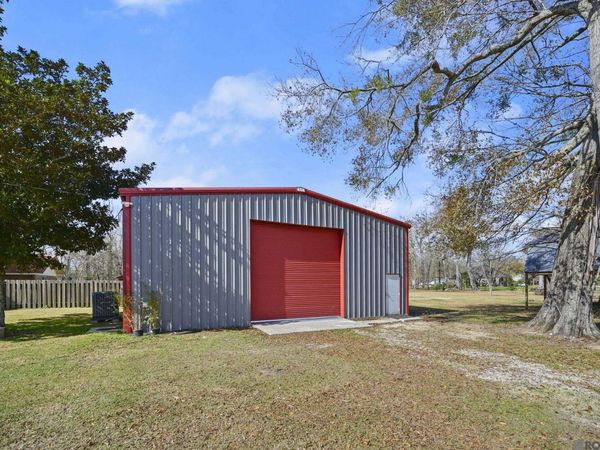 18181 Van Broussard Rd, Prairieville, LA 70769