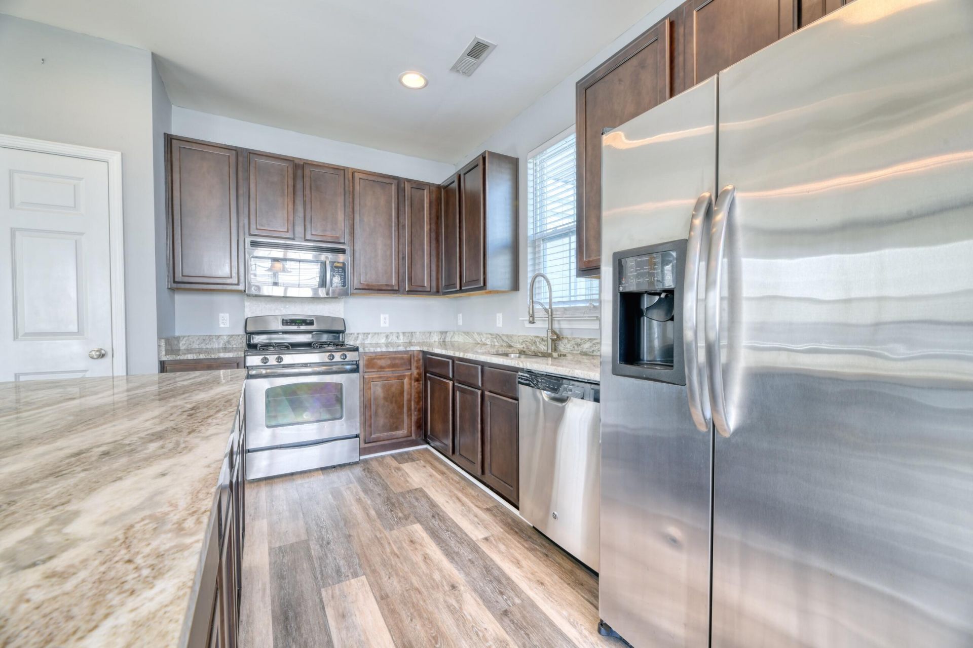 236 Larissa Drive Photo 15