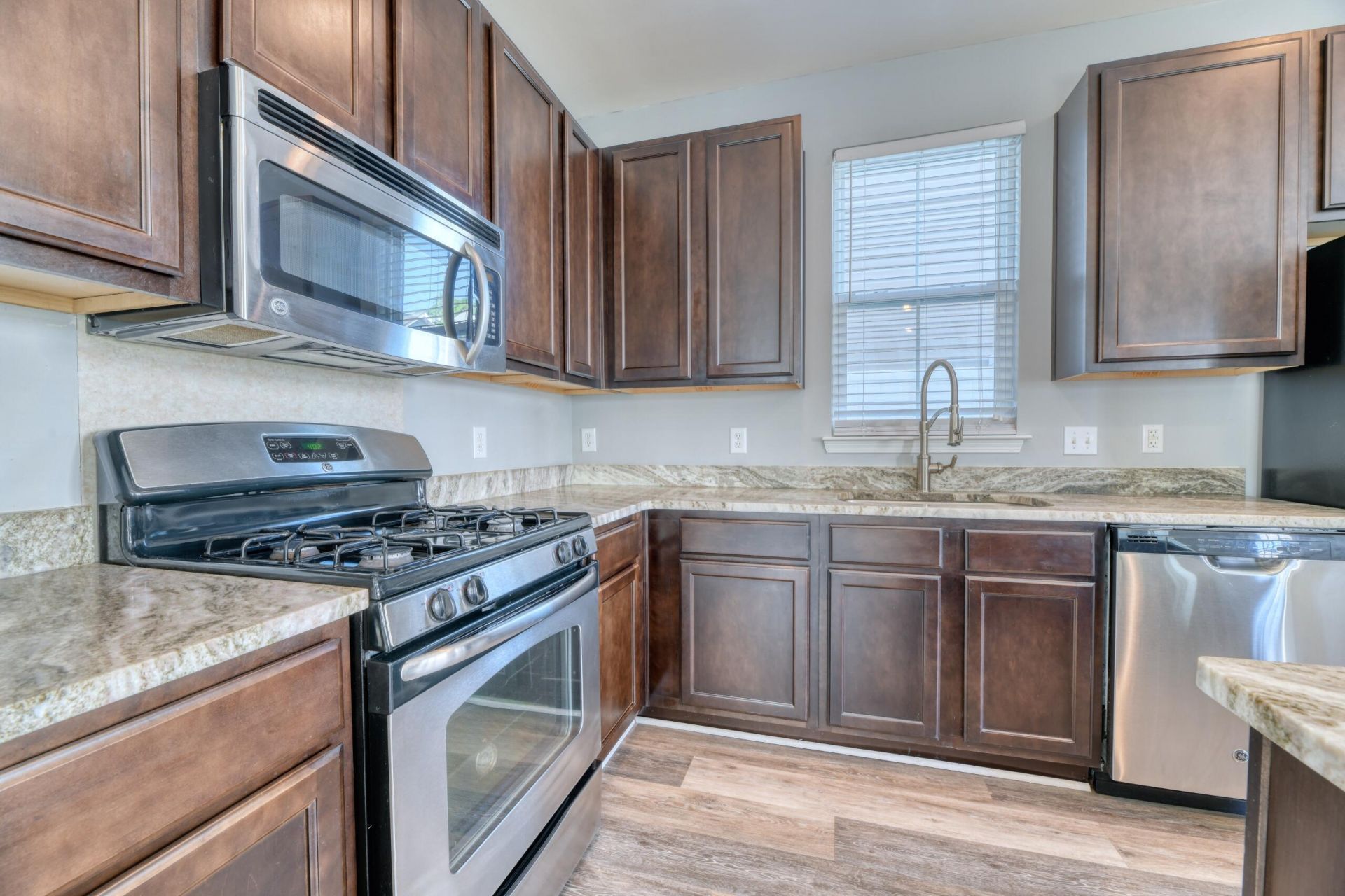 236 Larissa Drive Photo 17