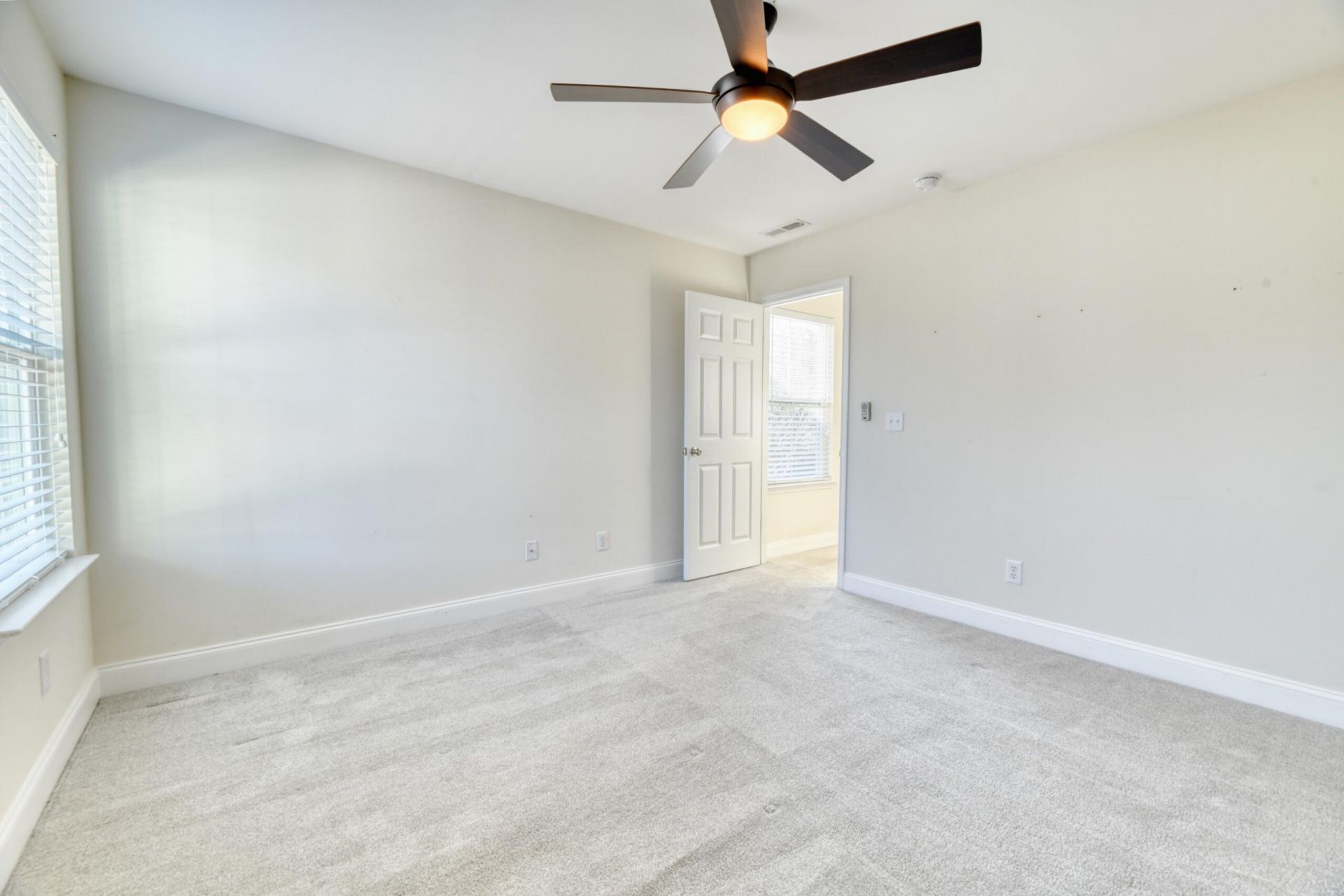 236 Larissa Drive Photo 32