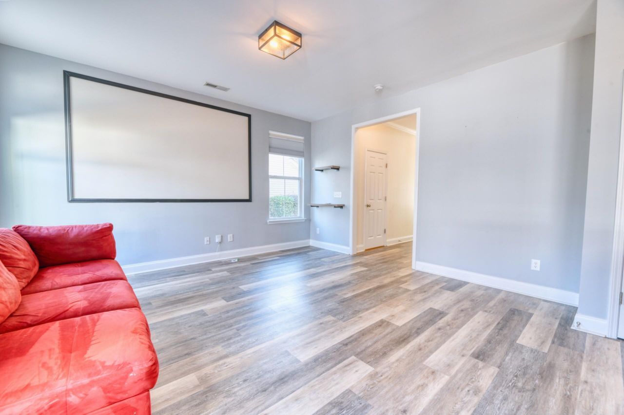 236 Larissa Drive Photo 6