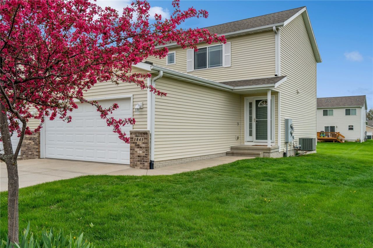 1845 Hunters Creek Way, Marion, IA 52302 Main Photo