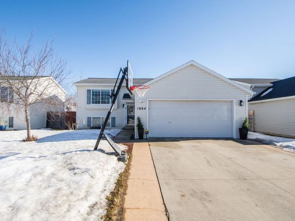 1884 Huntington Lane, West Fargo, ND 58078