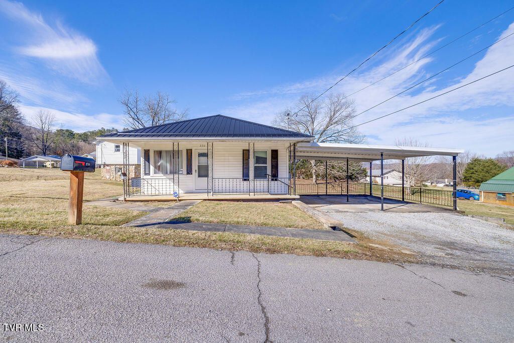 270 Roberts Lane, Erwin, TN 37650 Main Photo