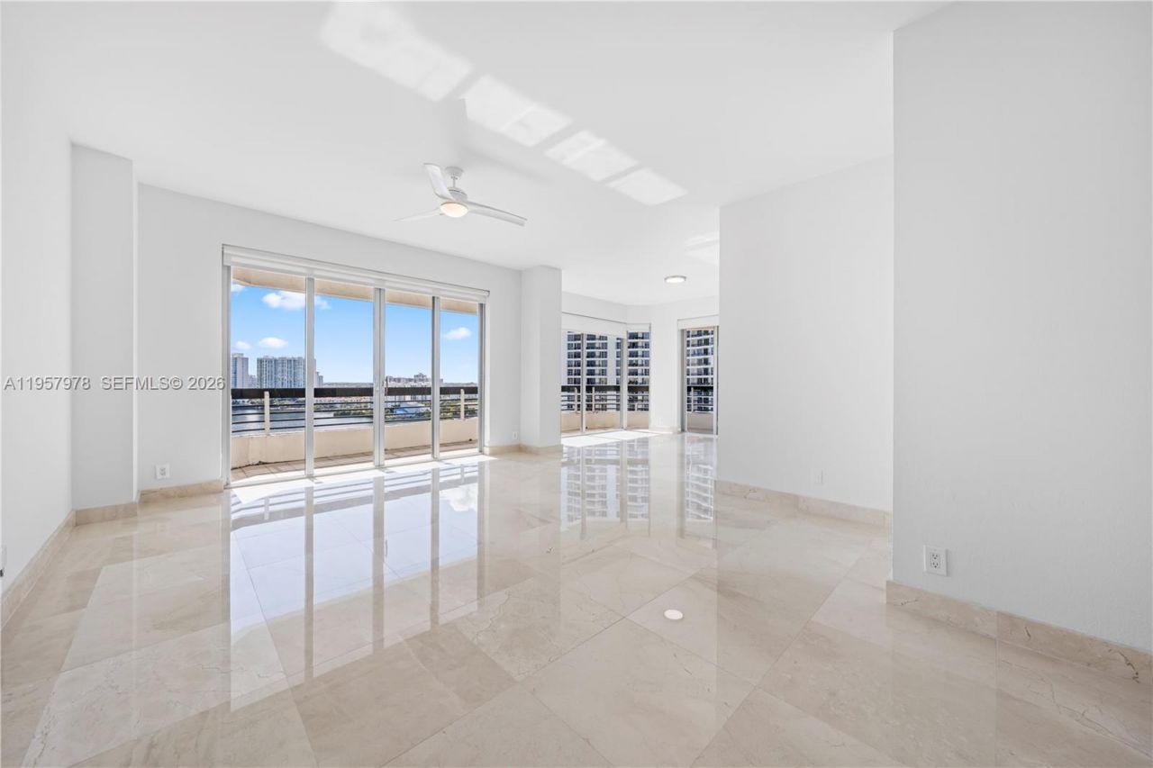 3600 Mystic Pointe Dr, Unit PH6, Aventura, FL 33180 Photo