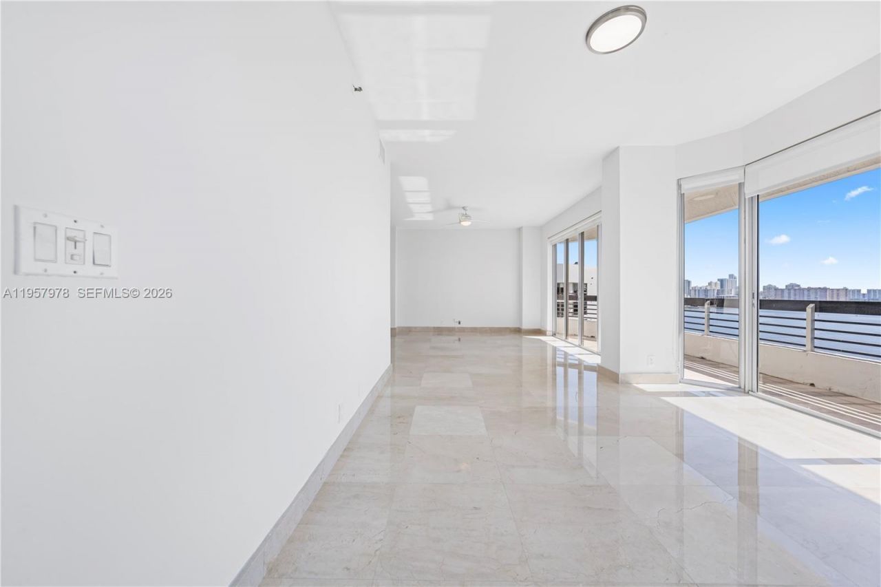 3600 Mystic Pointe Dr, Unit PH6, Aventura, FL 33180 Photo