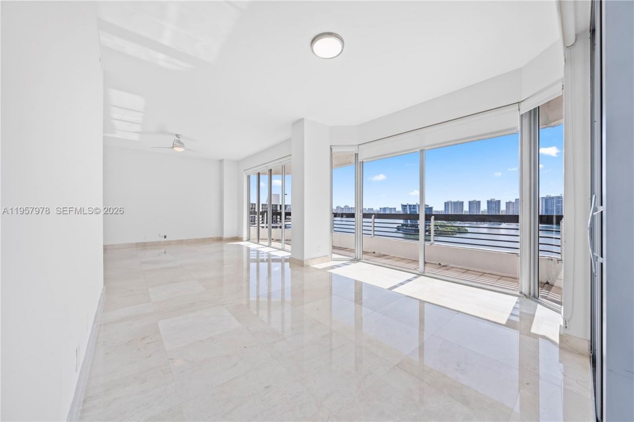 3600 Mystic Pointe Dr, Unit PH6, Aventura, FL 33180 Photo