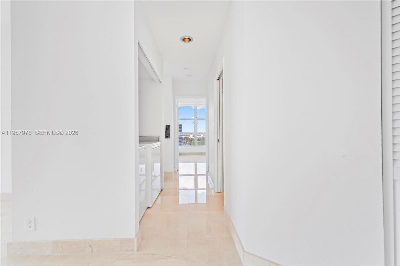 3600 Mystic Pointe Dr, Unit PH6, Aventura, FL 33180 Photo