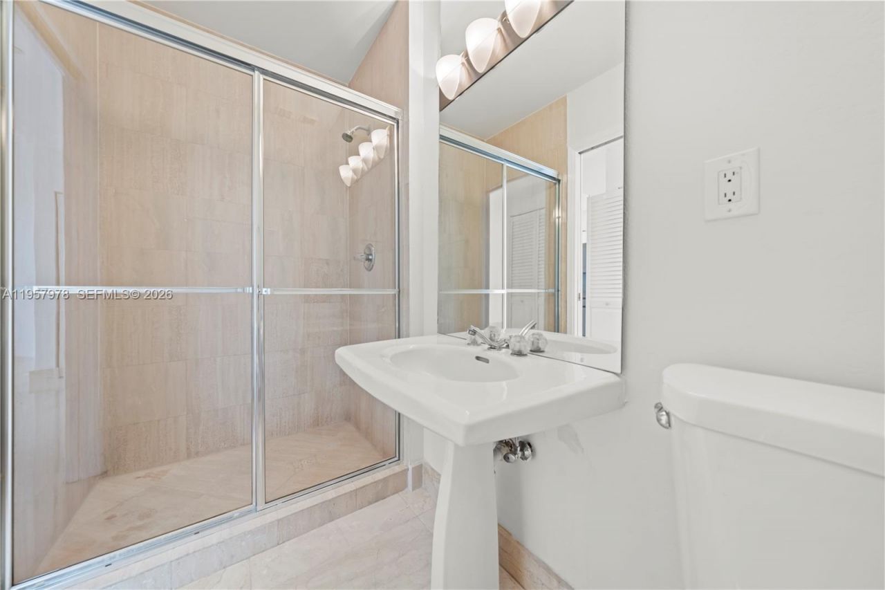 3600 Mystic Pointe Dr, Unit PH6, Aventura, FL 33180 Photo