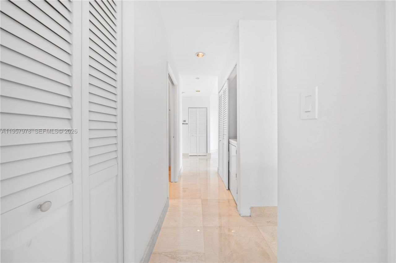 3600 Mystic Pointe Dr, Unit PH6, Aventura, FL 33180 Photo