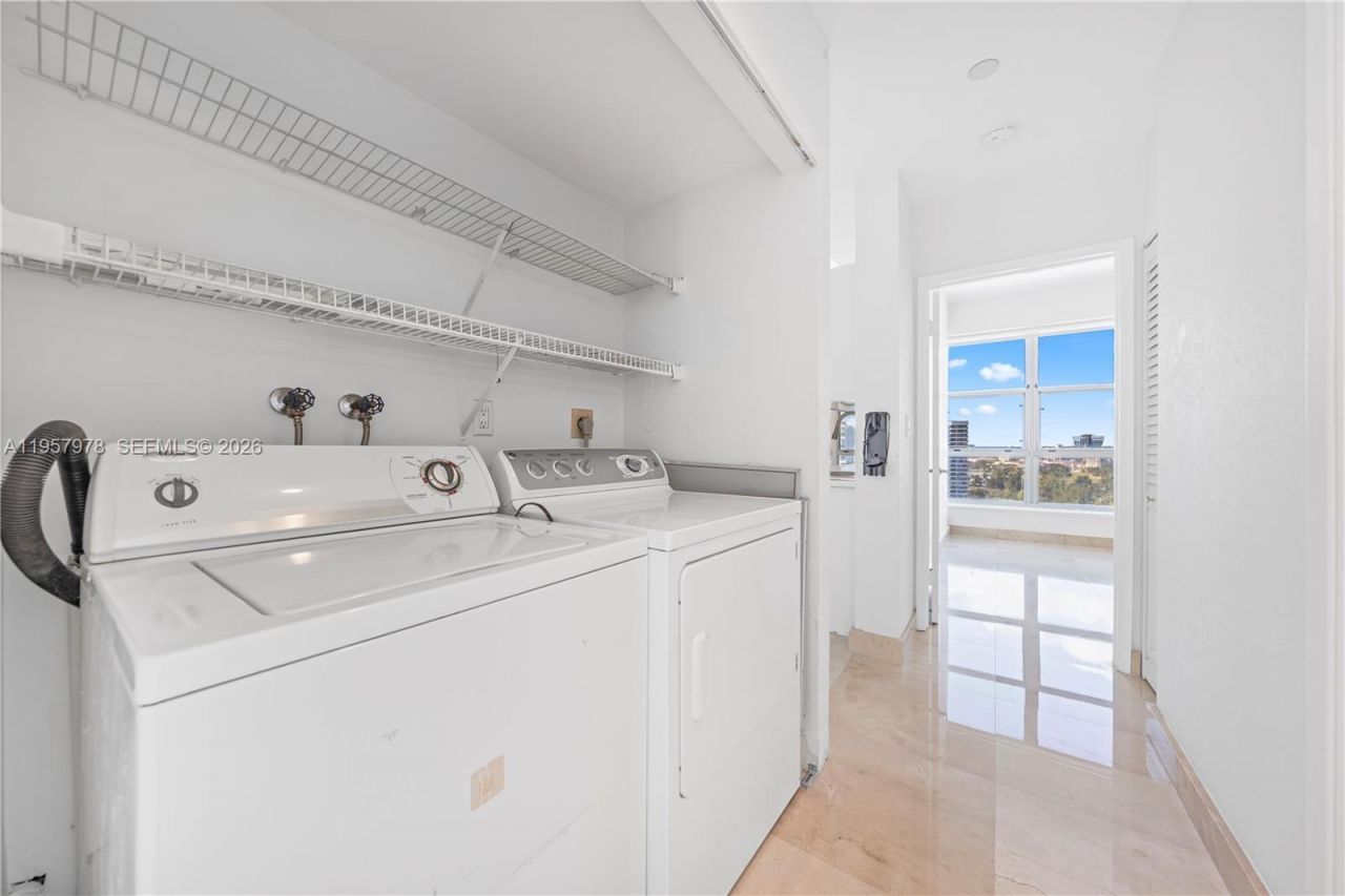 3600 Mystic Pointe Dr, Unit PH6, Aventura, FL 33180 Photo