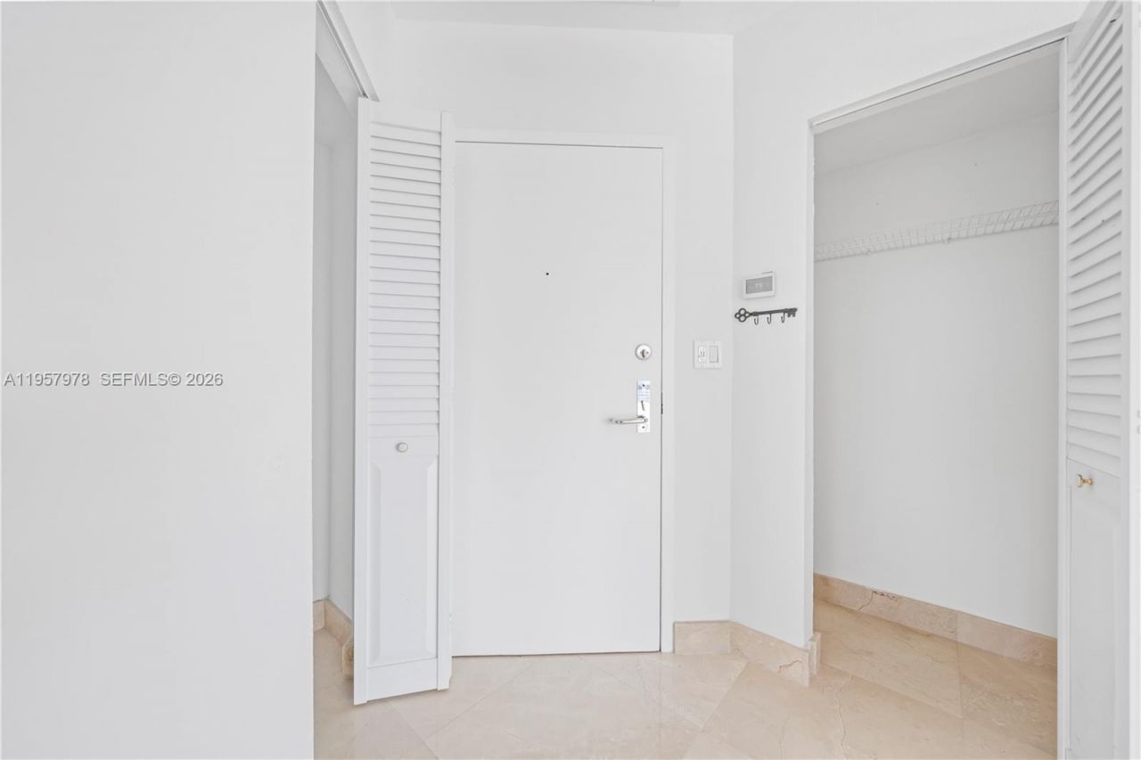 3600 Mystic Pointe Dr, Unit PH6, Aventura, FL 33180 Photo