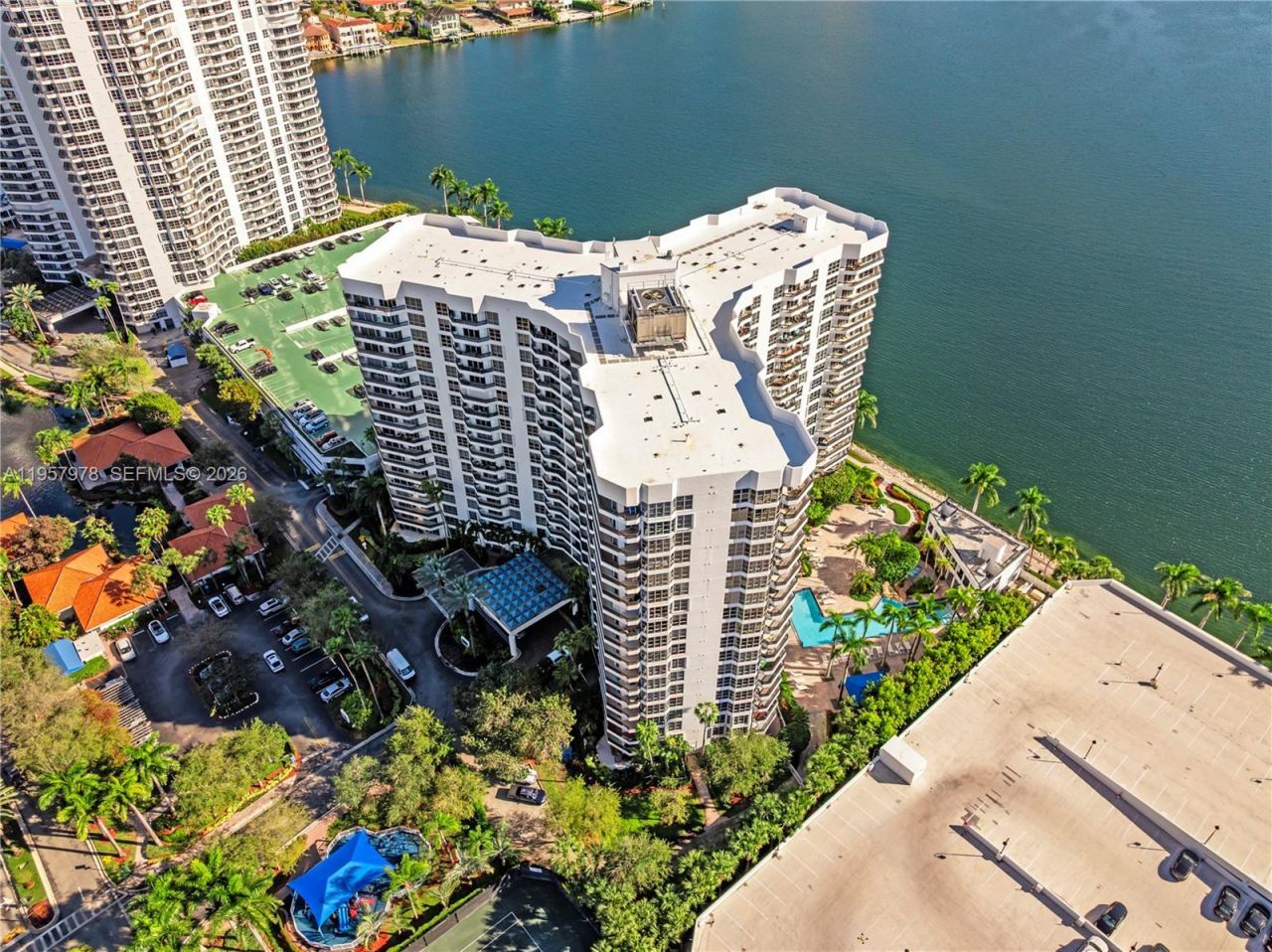 3600 Mystic Pointe Dr, Unit PH6, Aventura, FL 33180 Photo