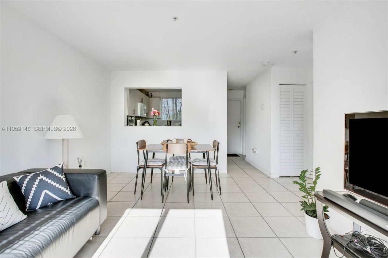 1349 SW 3rd St , Unit 3, Miami, FL 33135 Photo