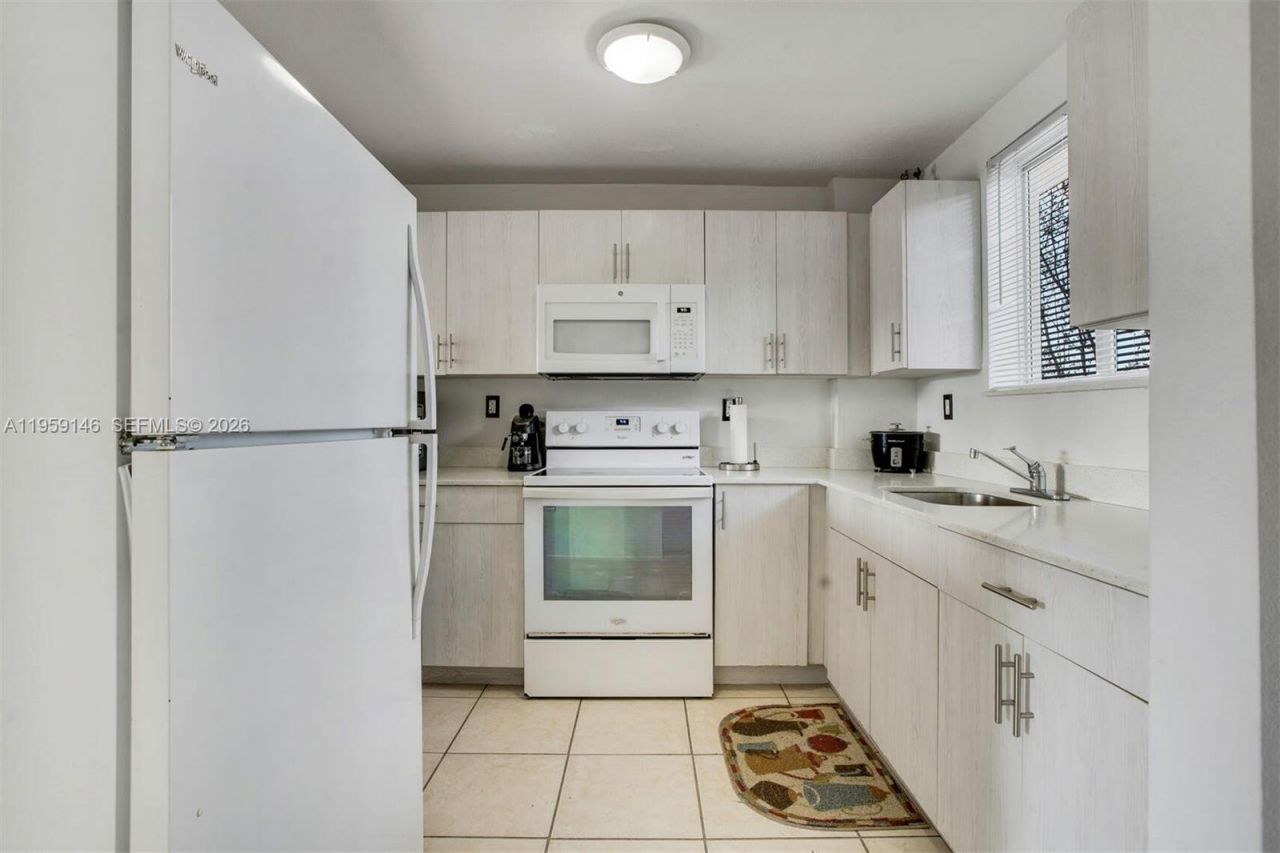 1349 SW 3rd St , Unit 3, Miami, FL 33135 Photo