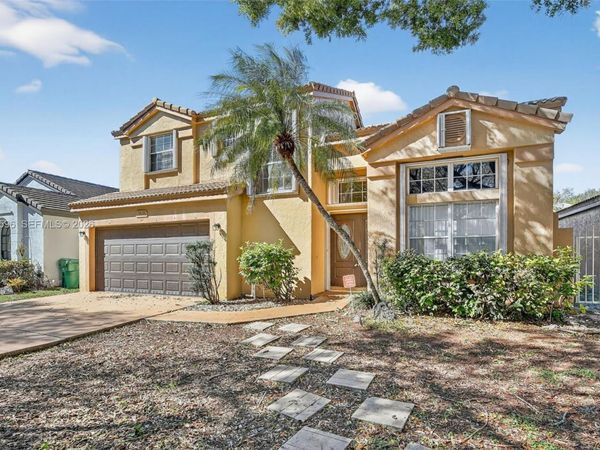 2838 Bogota Ave, Cooper City, FL 33026