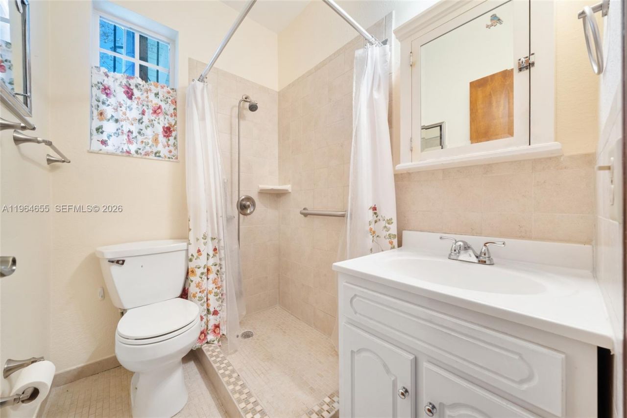 7110 SW 13th Ter, Miami, FL 33144 Photo