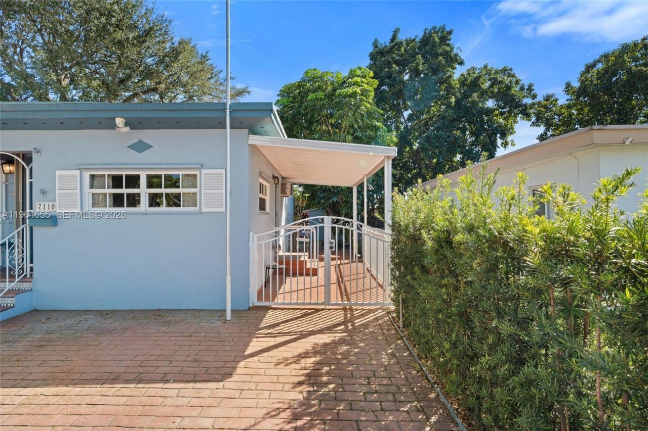 7110 SW 13th Ter, Miami, FL 33144 Photo