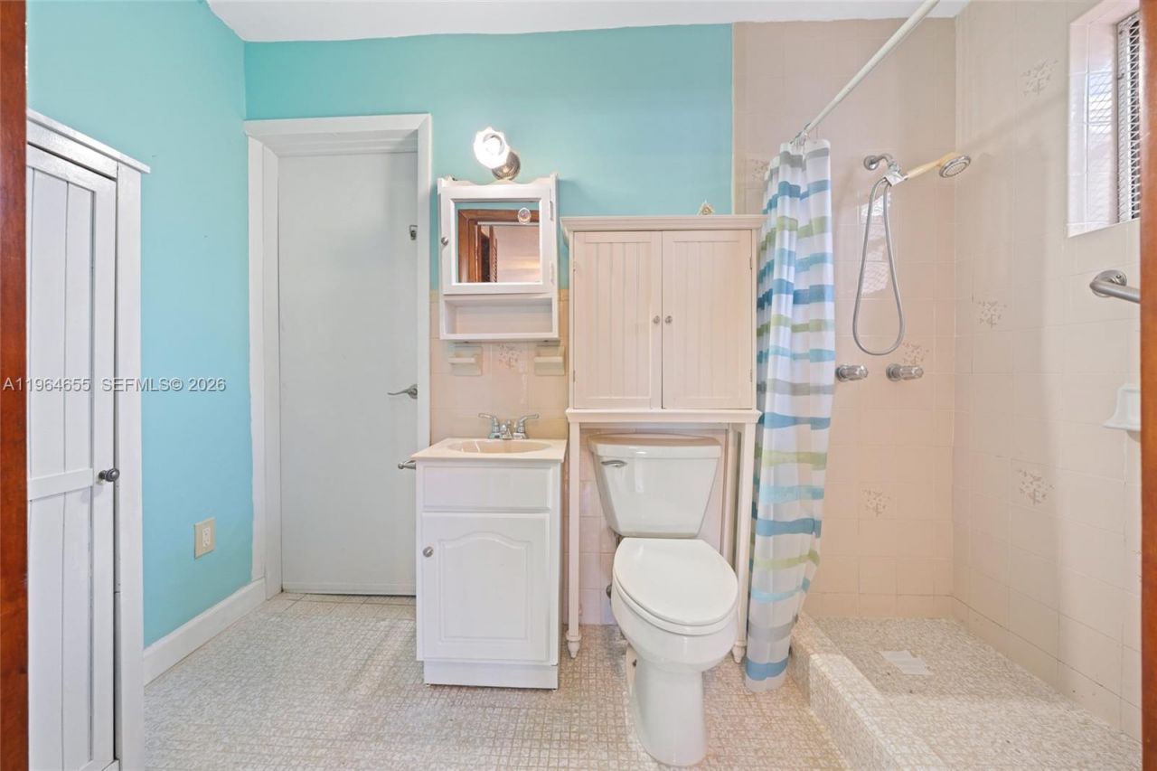 7110 SW 13th Ter, Miami, FL 33144 Photo