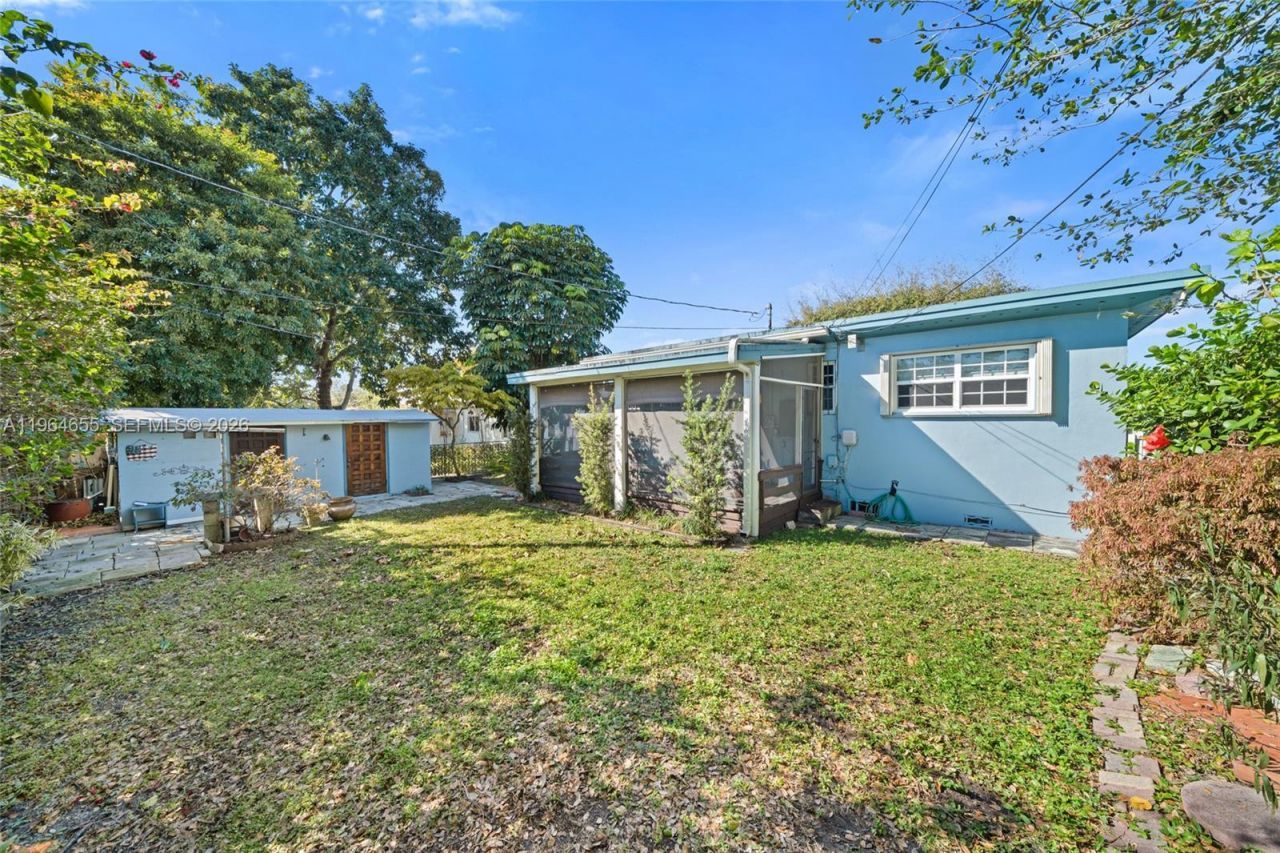 7110 SW 13th Ter, Miami, FL 33144 Photo