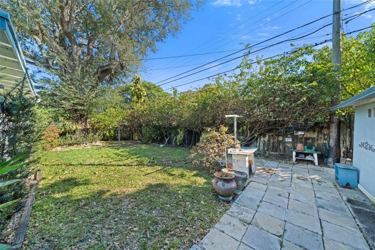 7110 SW 13th Ter, Miami, FL 33144 Photo