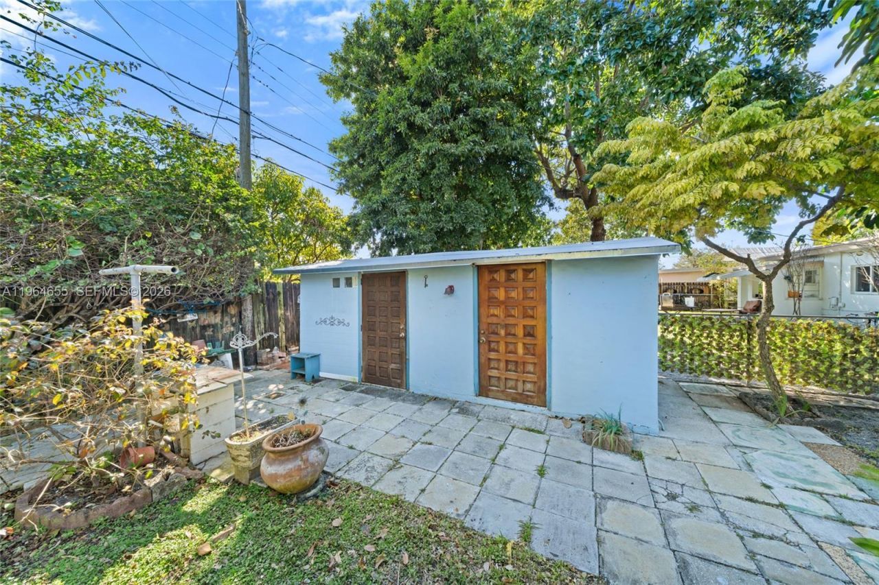 7110 SW 13th Ter, Miami, FL 33144 Photo