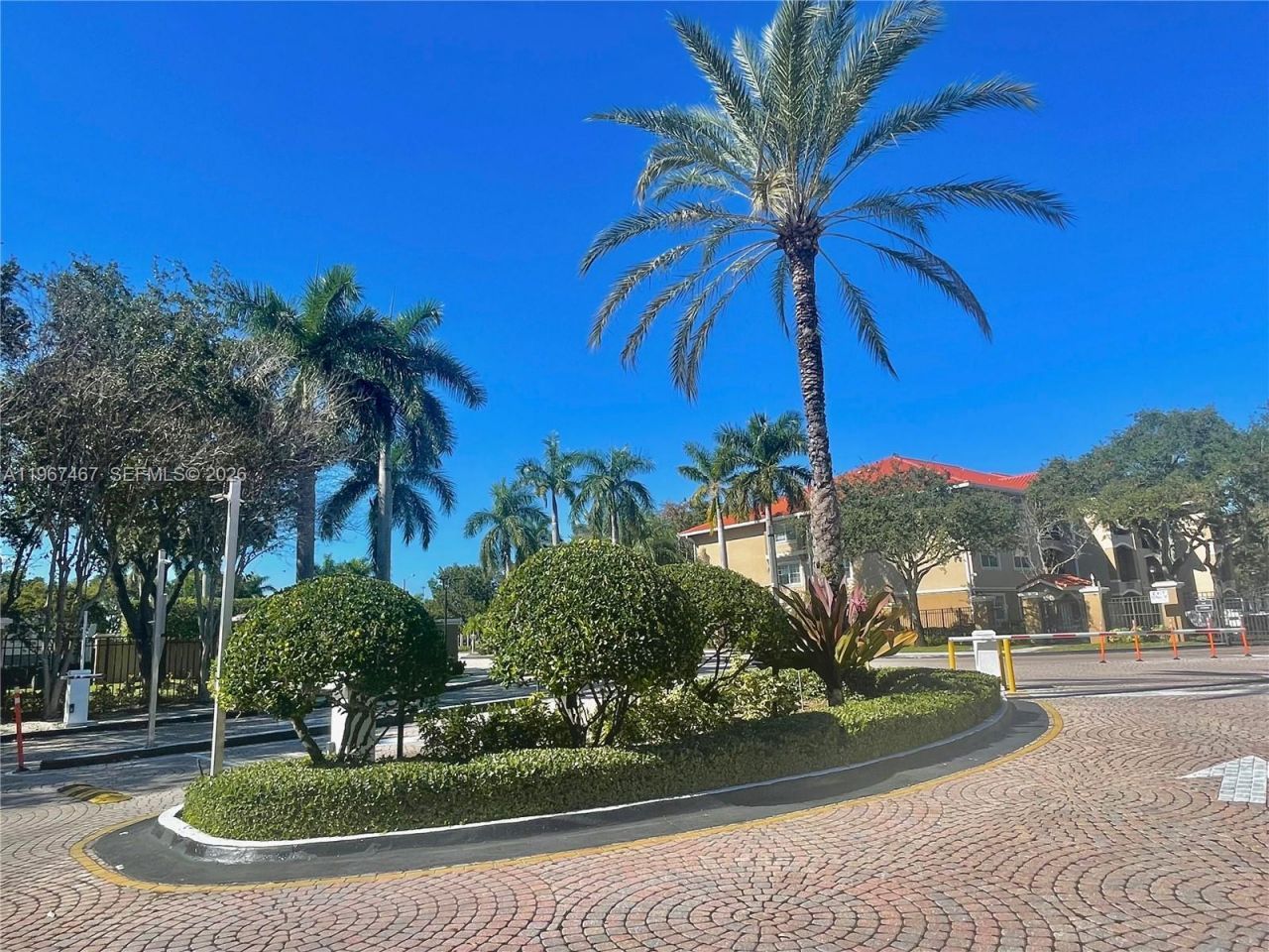 100 SW 117th Ter, Unit 2101, Pembroke Pines, FL 33025 Photo