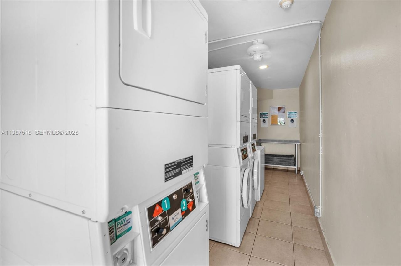 1423 Holly Heights Dr , Unit 18, Fort Lauderdale, FL 33304 Photo