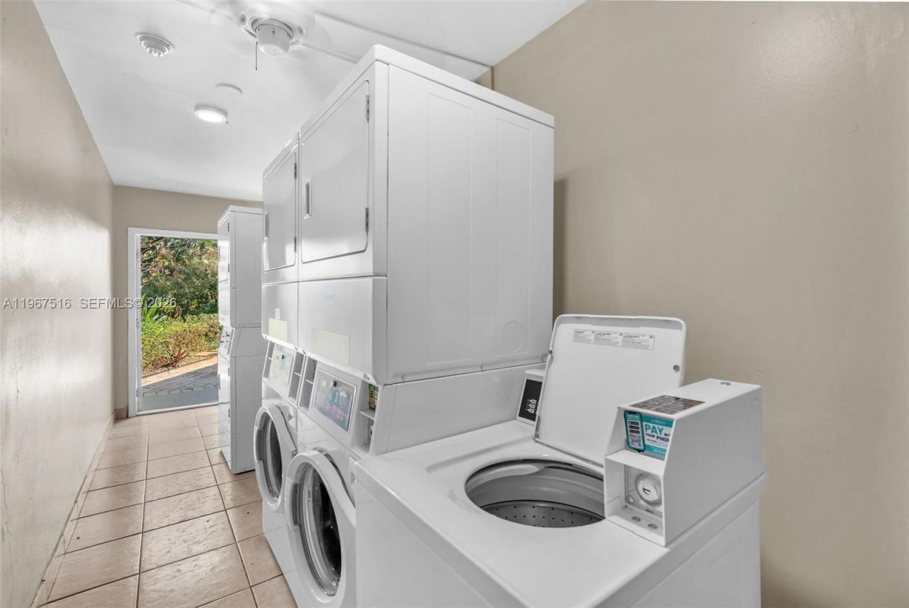 1423 Holly Heights Dr , Unit 18, Fort Lauderdale, FL 33304 Photo