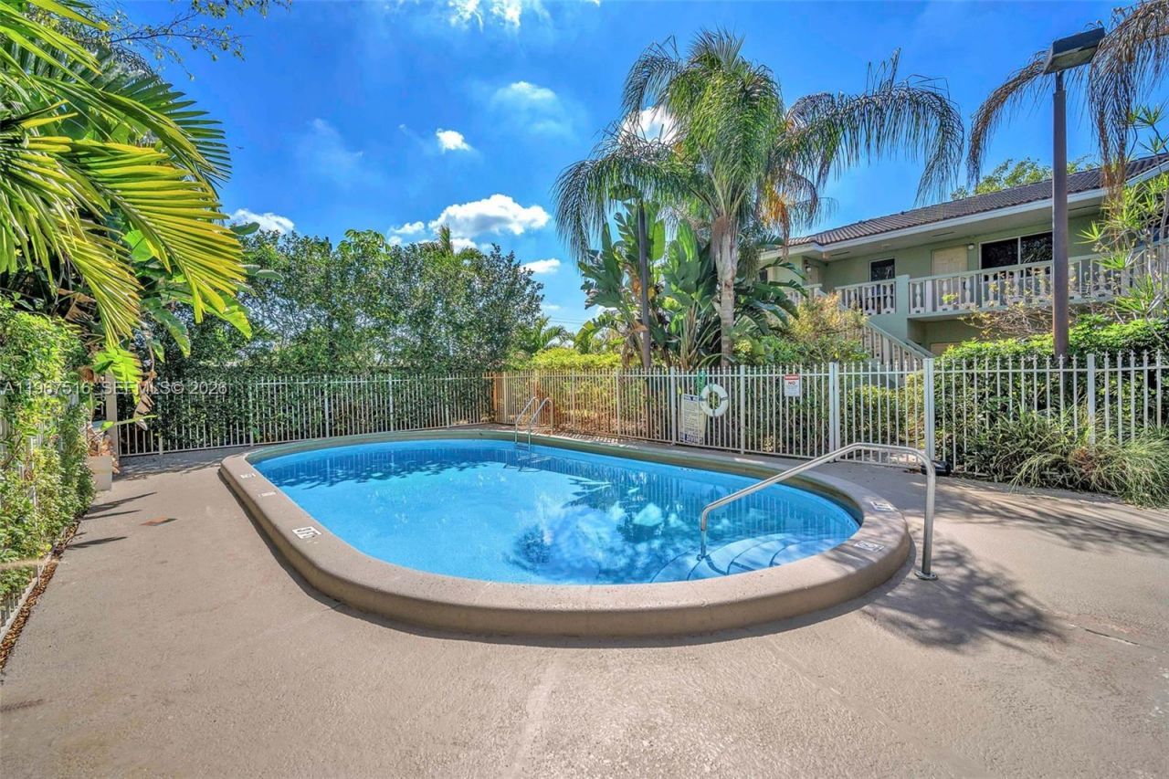 1423 Holly Heights Dr , Unit 18, Fort Lauderdale, FL 33304 Photo