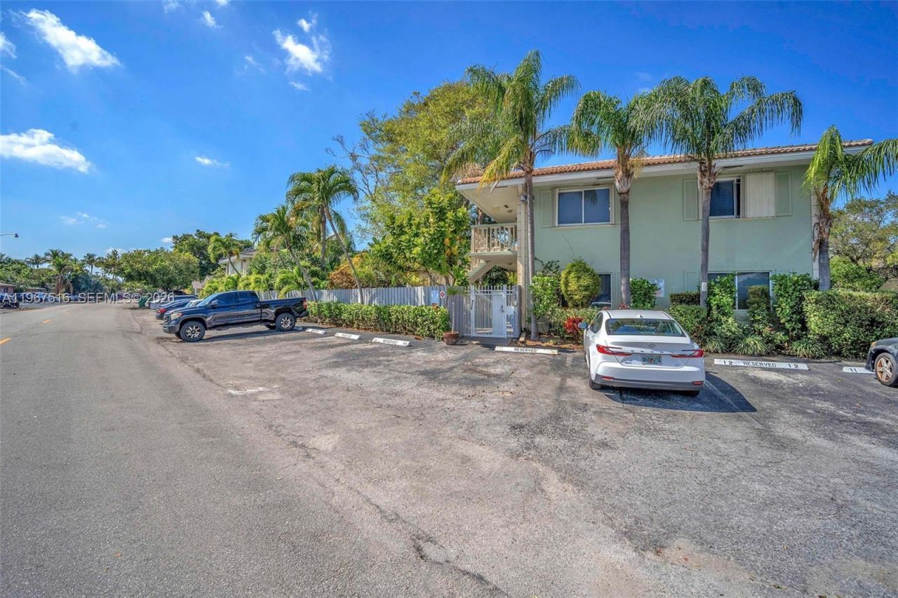 1423 Holly Heights Dr , Unit 18, Fort Lauderdale, FL 33304 Photo