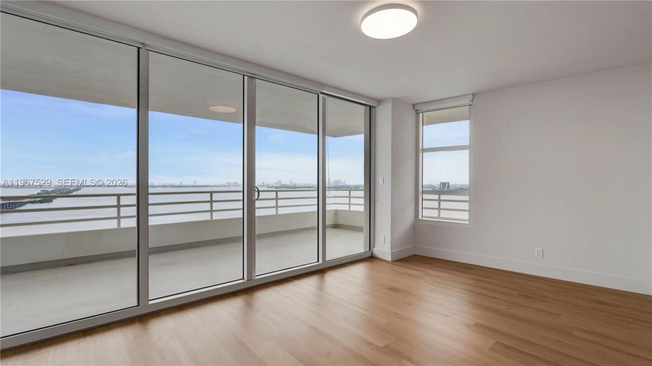 555 NE 34th St, Unit 301, Miami, FL 33137 Photo