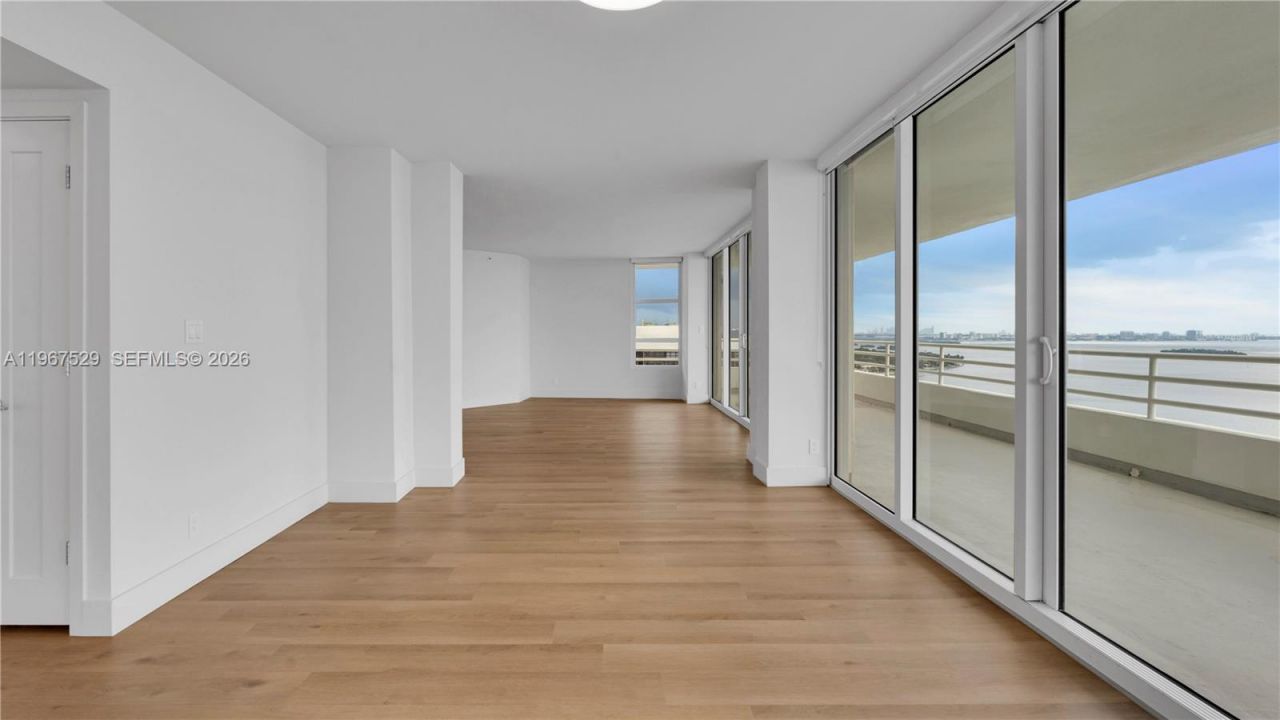 555 NE 34th St, Unit 301, Miami, FL 33137 Photo