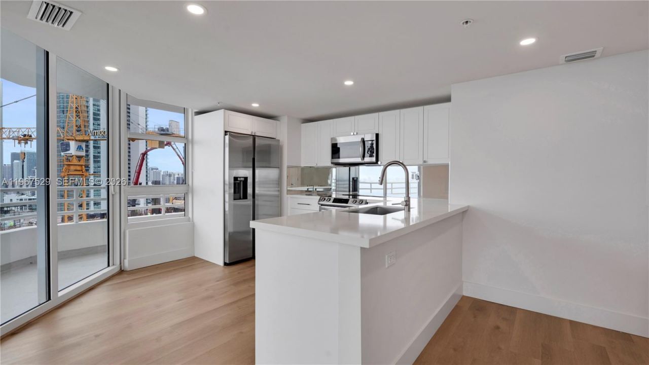 555 NE 34th St, Unit 301, Miami, FL 33137 Photo