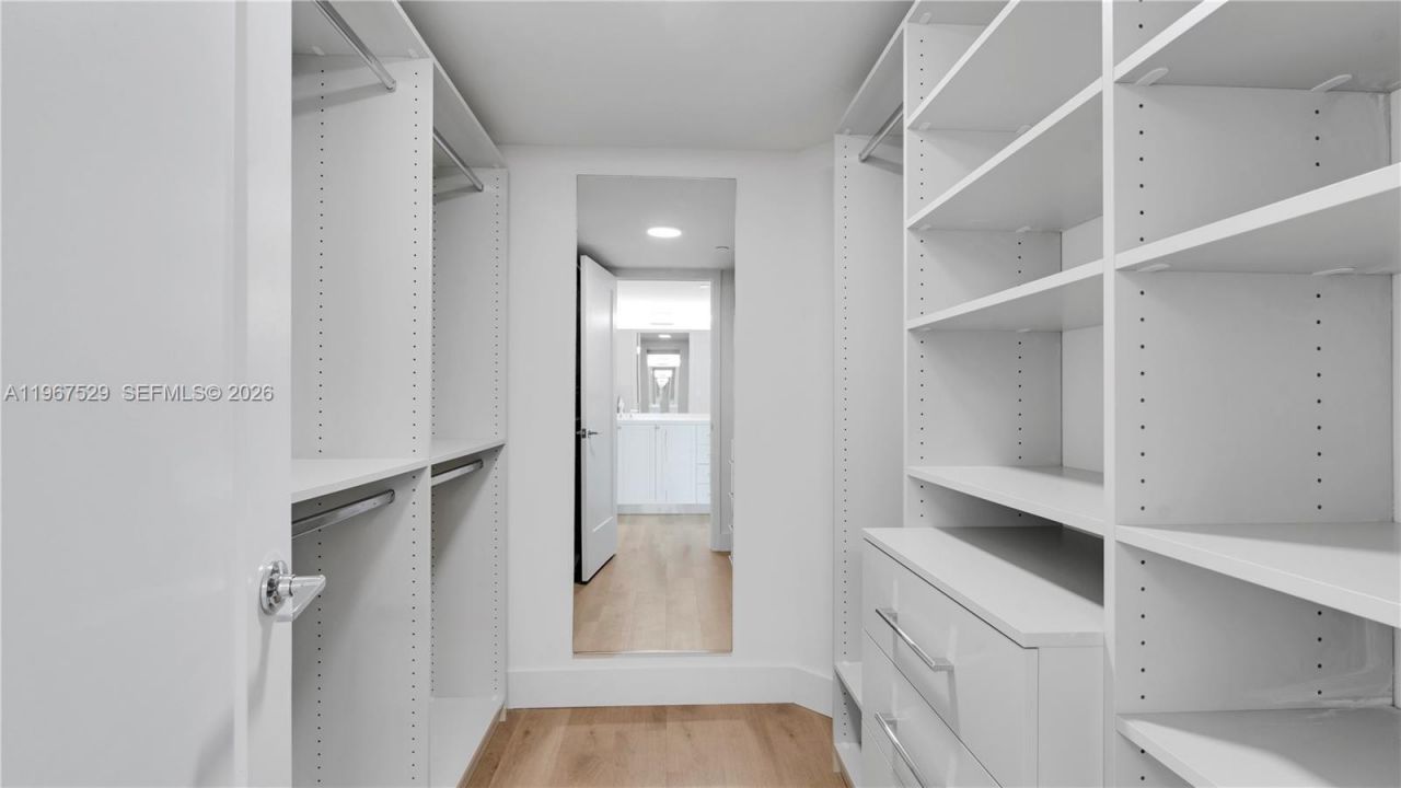 555 NE 34th St, Unit 301, Miami, FL 33137 Photo