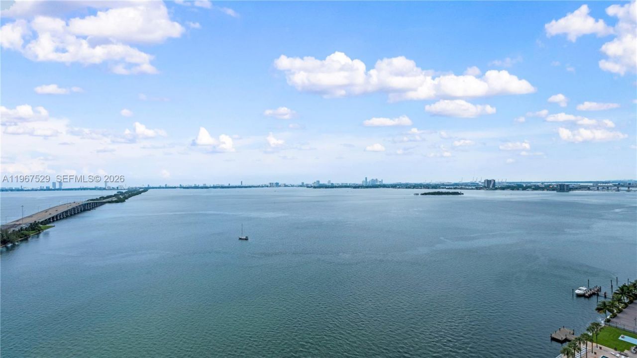 555 NE 34th St, Unit 301, Miami, FL 33137 Photo