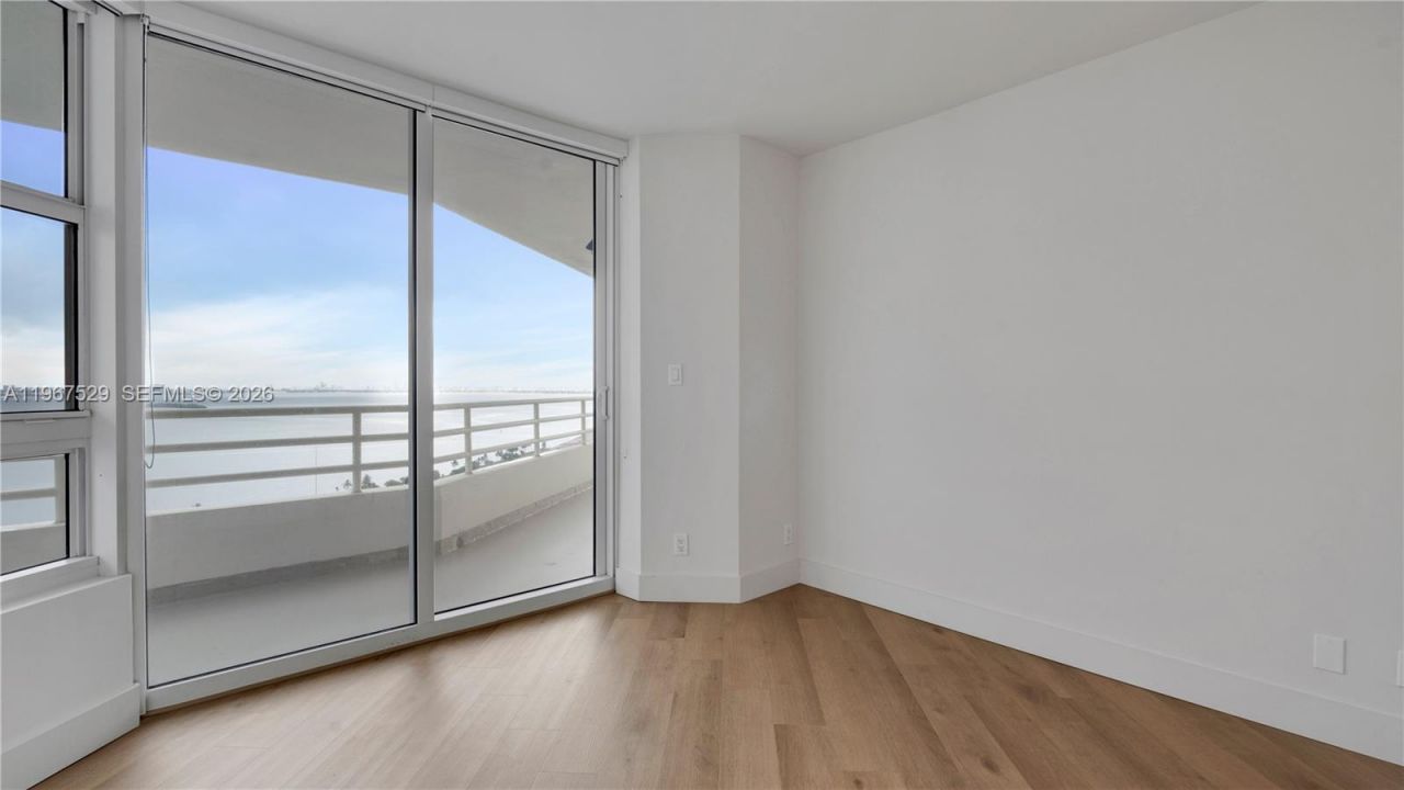 555 NE 34th St, Unit 301, Miami, FL 33137 Photo