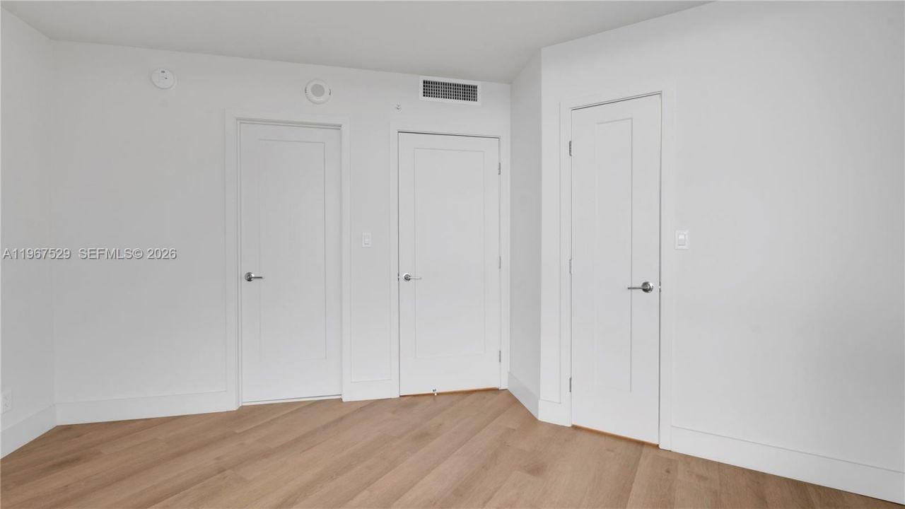 555 NE 34th St, Unit 301, Miami, FL 33137 Photo
