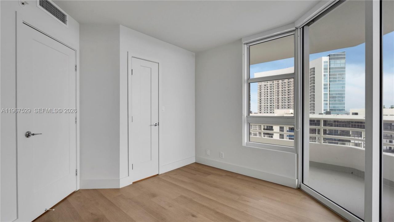 555 NE 34th St, Unit 301, Miami, FL 33137 Photo