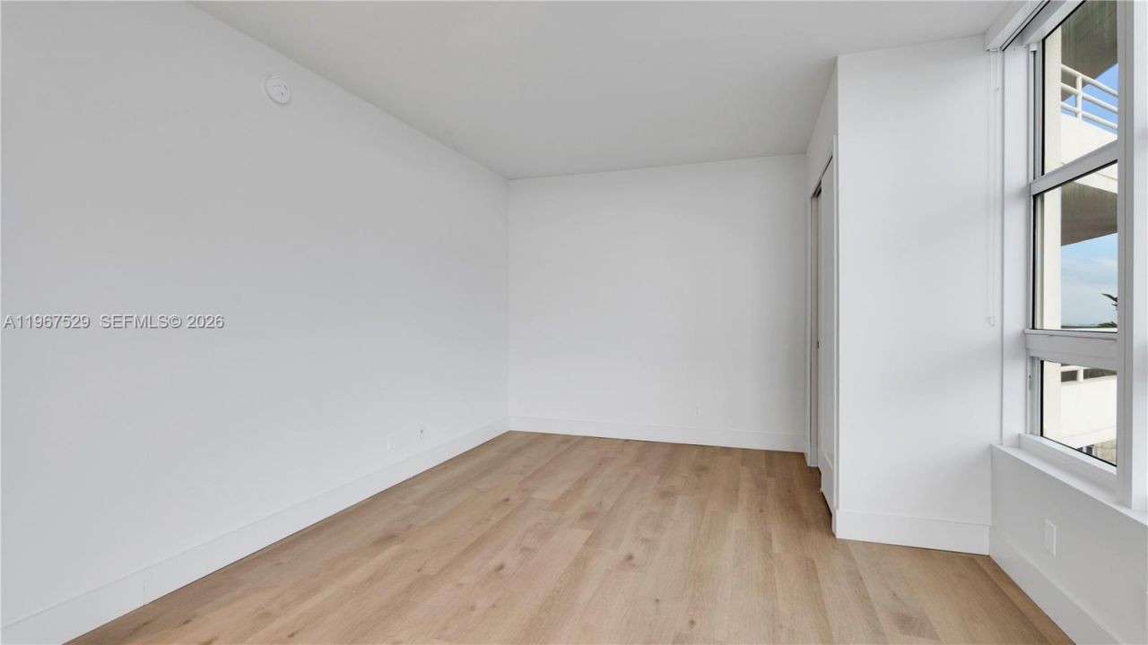 555 NE 34th St, Unit 301, Miami, FL 33137 Photo