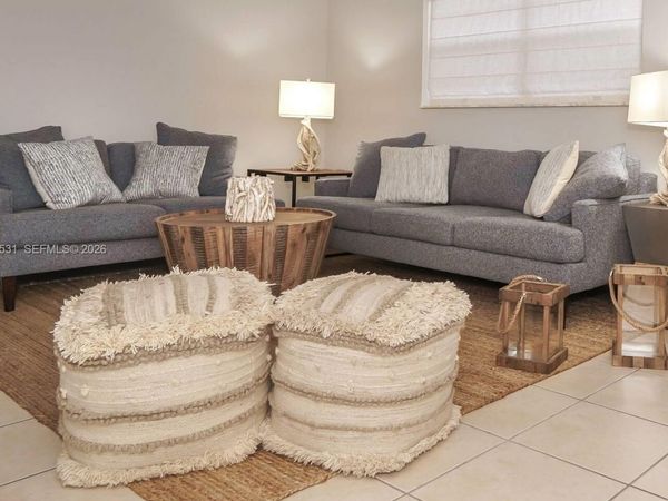 20 SE 12th St, Dania Beach, FL 33004