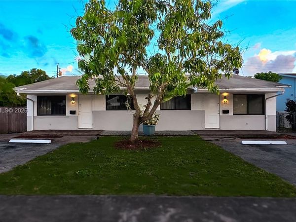 20 SE 12th St, Dania Beach, FL 33004