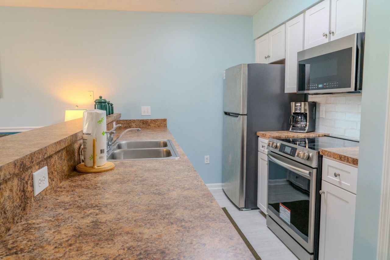 607 Waterway Village Blvd. Photo 11