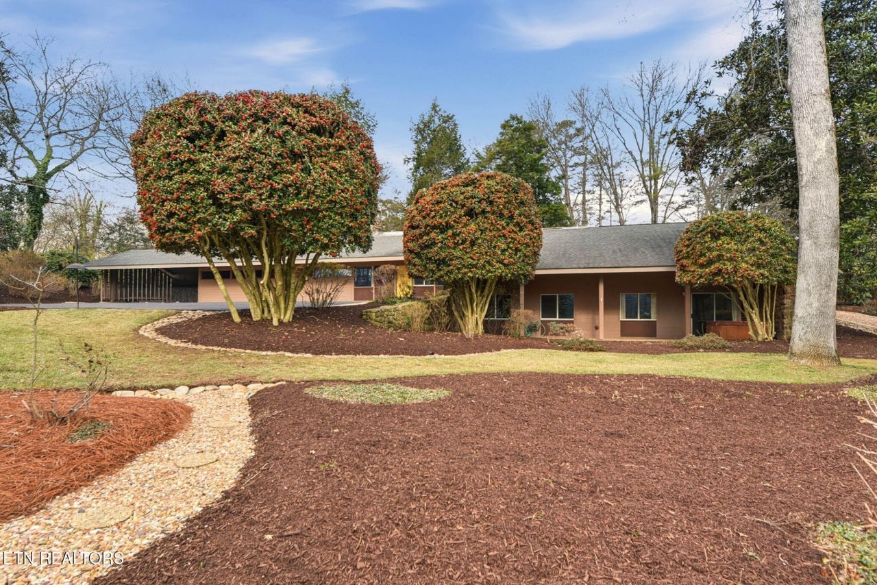 124 Carnegie Drive, Oak Ridge, TN 37830 Main Photo