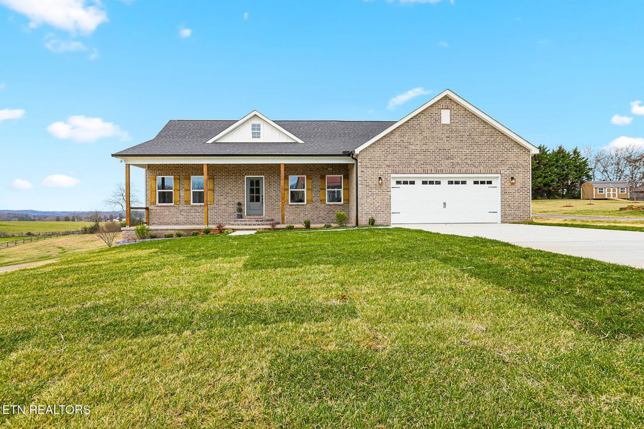 5555 J Riley West Drive, Greenback, TN 37742 Main Photo