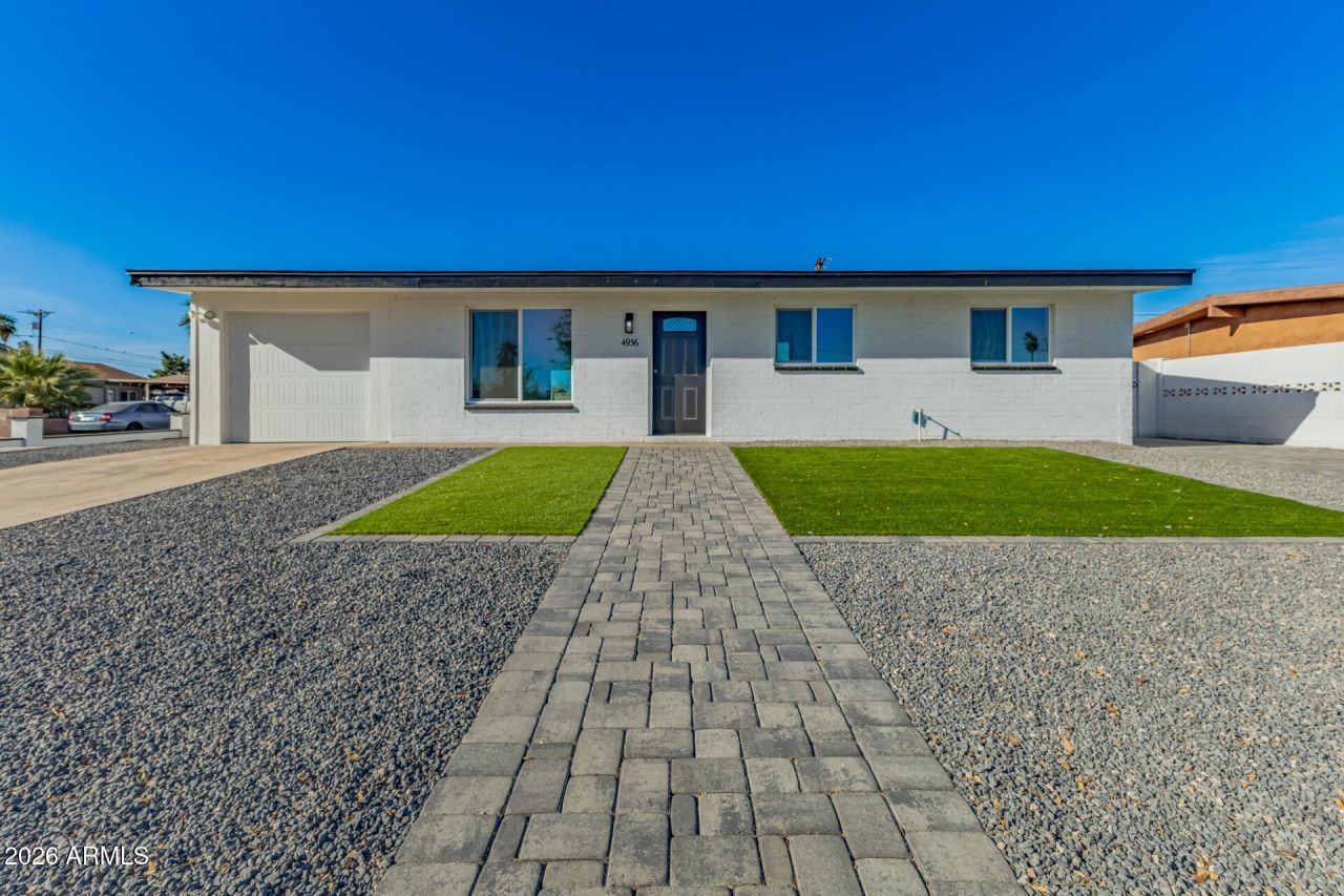 4936 W Highland Avenue W, Phoenix, AZ 85031 Main Photo